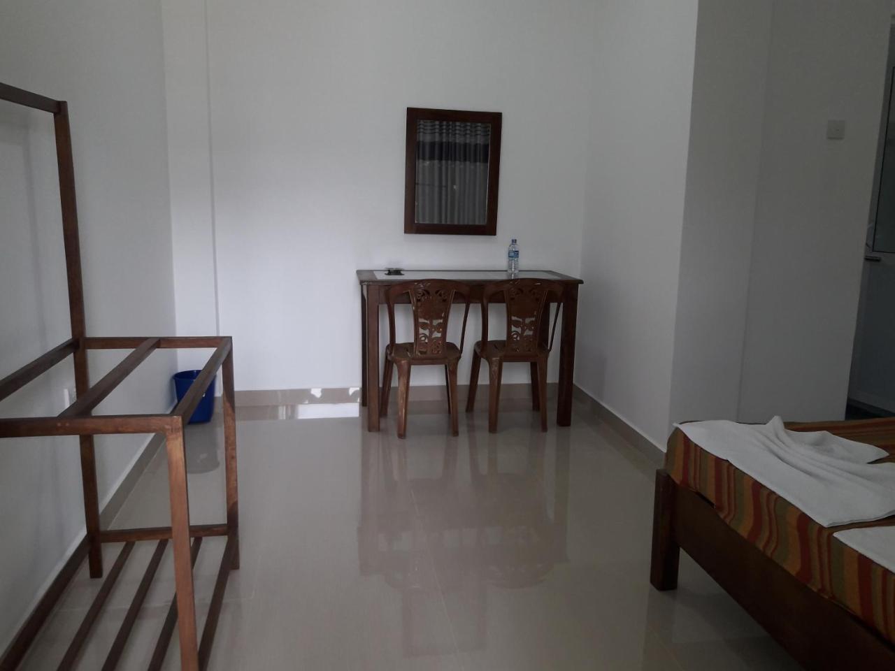 Kanora Lake Resort Maharagama Exterior photo