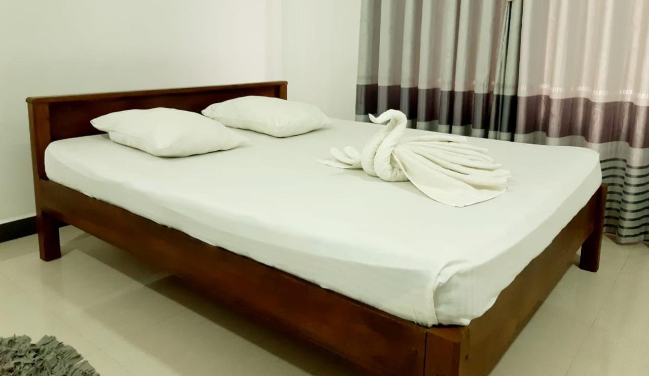 Kanora Lake Resort Maharagama Exterior photo